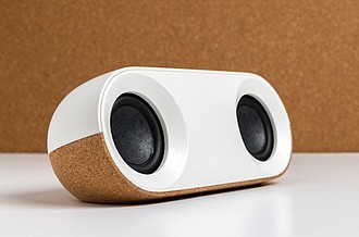 Bezdrátový reproduktor z korku a recyklovaného plastu