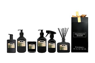 Dárková sada kosmetiky, svíčky a difuzéru TREATMENTS® Giftbox Spa at Home (DeLuxe) - Samoa - reklamní předměty