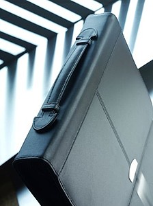 EMISAR konferenční desky A4 na zip, čtyřkroužkové