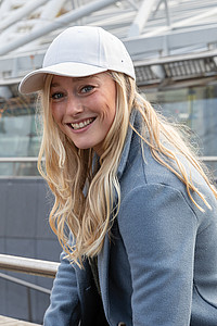 IMERES Šestipanelová kšiltovka z recyklované bavlny, bílá