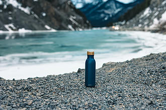 Láhev na pití z recyklované oceli, 600ml, modrá
