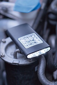 LIGHTO Svítilna s háčkem na zavěšení, černá