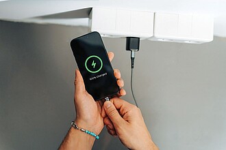 Nabíječka Urban Vitamin RCS z recyklovaného plastu 20W GAN, černá
