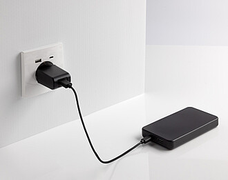 PAMPLONA Powerbanka s kapacitou baterie 10 000mAh, černá