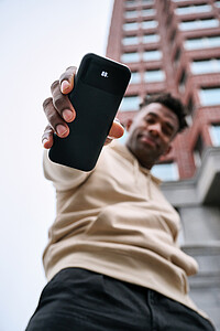 Powerbanka 10000mAh s integrovanými kabely z RCS plastu, černá