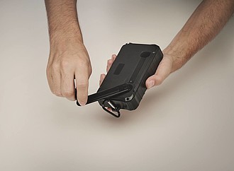 Powerbanka 8000mAh se solárním panelem, světlem a ručním dynamem