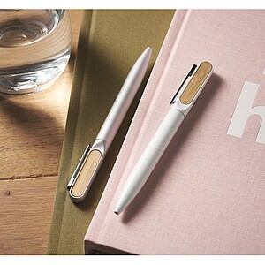 Propiska z recyklovaného hliníku, bílá