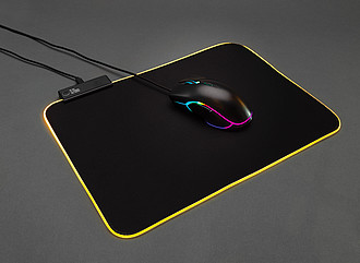 RGB herní podložka pod myš
