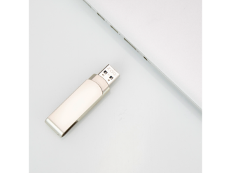 SILVY kovové otáčecí USB