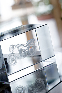 Skleněné těžítko vhodné pro 3D laser, 4x4x6cm