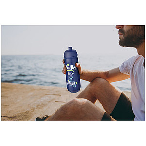 Láhev na pití 750ml, tělo je bílé z pružného plastu, víčko je žluté