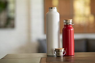 Nerezová termoska 500ml s bambusem na víčku, červená